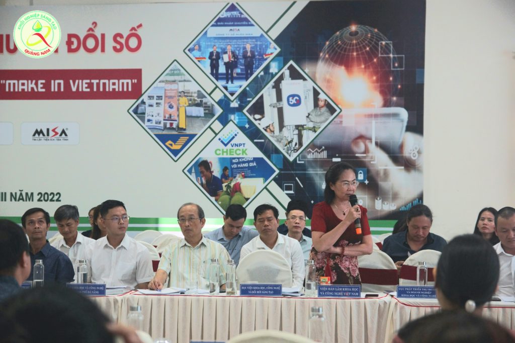 Đại diện của Viện Hàn Lâm Khoa học và Công nghệ Việt Nam chia sẻ ý kiến tại buổi hội thảo.