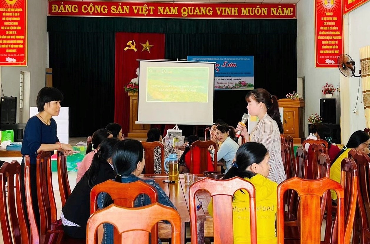 Lớp tập huấn về khởi nghiệp và lập kế hoạch kinh doanh tại Tiên Phước.