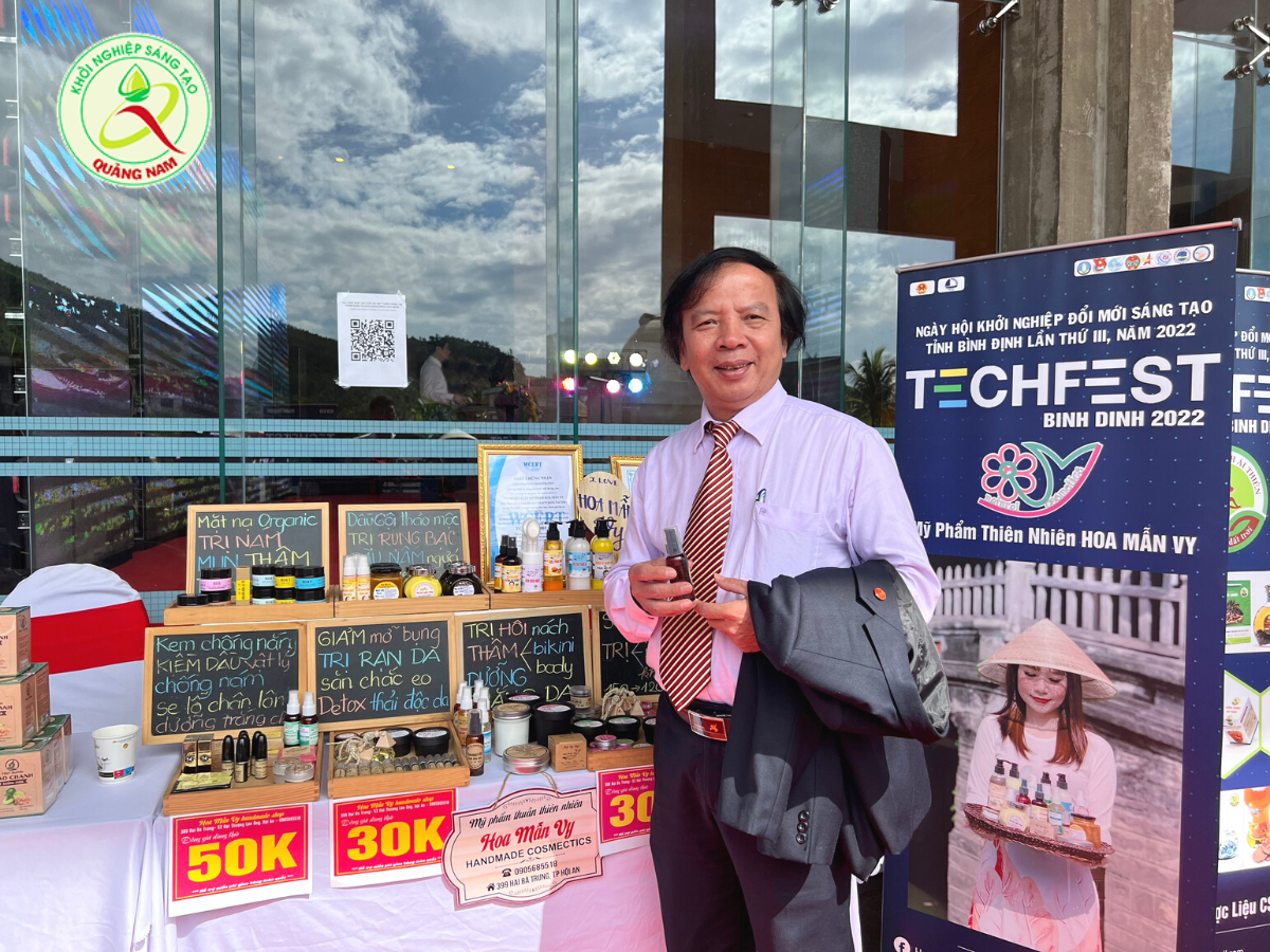 Ông Phạm Ngọc Sinh - PGĐ Sở Khoa học & Công nghệ, Trưởng BĐH Hỗ trợ khởi nghiệp sáng tạo tỉnh Quảng Nam dẫn đầu đoàn Quảng Nam tham dự ngày hội